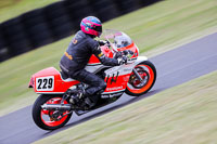 enduro-digital-images;event-digital-images;eventdigitalimages;mallory-park;mallory-park-photographs;mallory-park-trackday;mallory-park-trackday-photographs;no-limits-trackdays;peter-wileman-photography;racing-digital-images;trackday-digital-images;trackday-photos